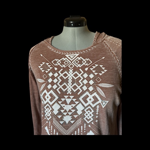 Back in the Saddle - Women's Aztec Patterned Top w/ Rhinestone - Brown - Picture 2 of 8
